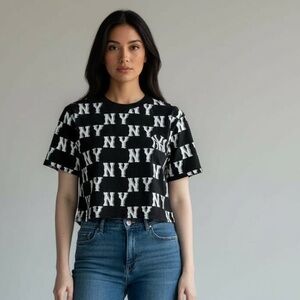 MLB New York Yankees Black & White Cropped Graphic Tee Top Women’s Small
